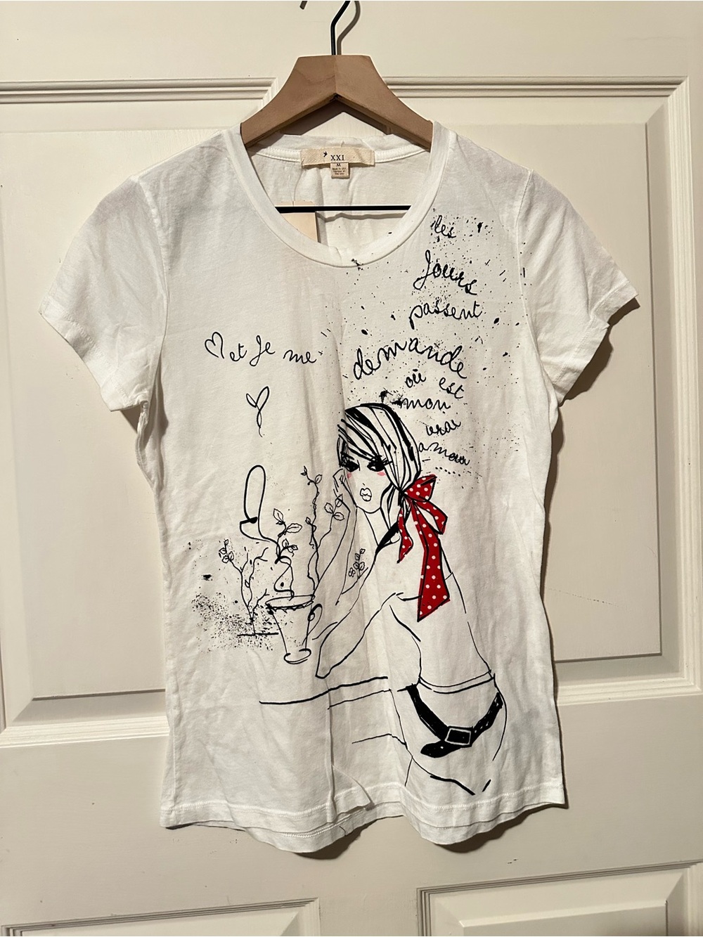 Forever 21 | Tee | Forever 21 White Graphic Tee with Red Bow Accent